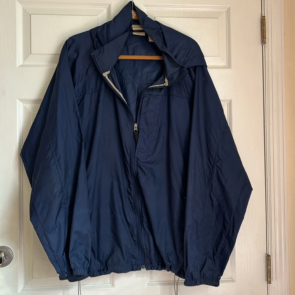 LL BEAN Men’s size XXL Nylon navy blue zip up windbreaker with Roll up hood